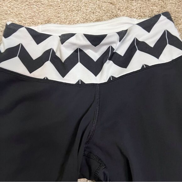Lululemon Athletica Run For Your Life Womens Cropped Chevron Leggings‎ Size 4 - Picture 6 of 6